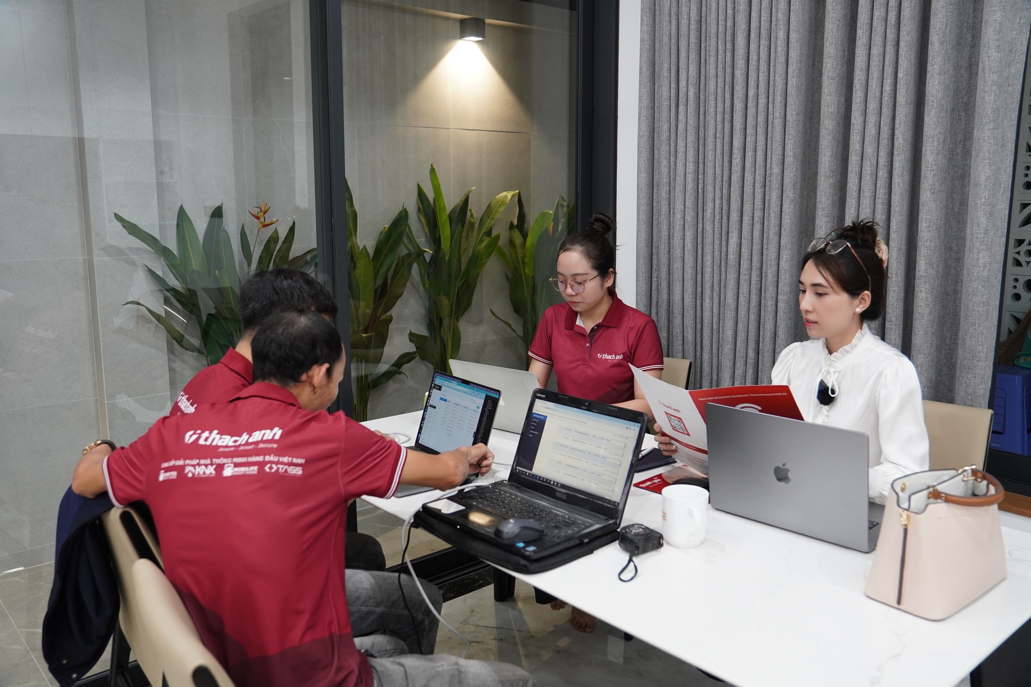 Đội ngũ Smart Home Thạch Anh ITT