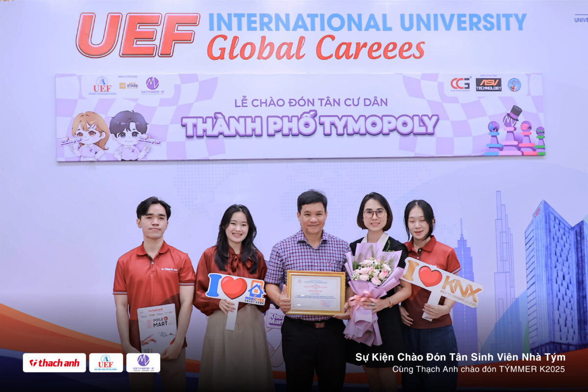 Thạch Anh Chào Mừng Tân Sinh Viên Khoa Marketing – UEF Khóa 2025 Thạch Anh Chào Mừng Tân Sinh Viên Khoa Marketing – UEF Khóa 2025