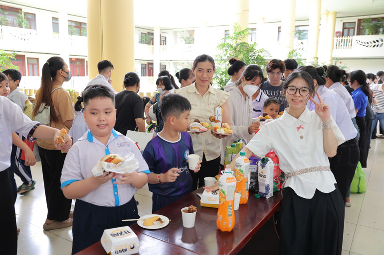 Chương trình "Trung thu Yêu thương" năm 2025 Chương trình "Trung thu Yêu thương" năm 2025