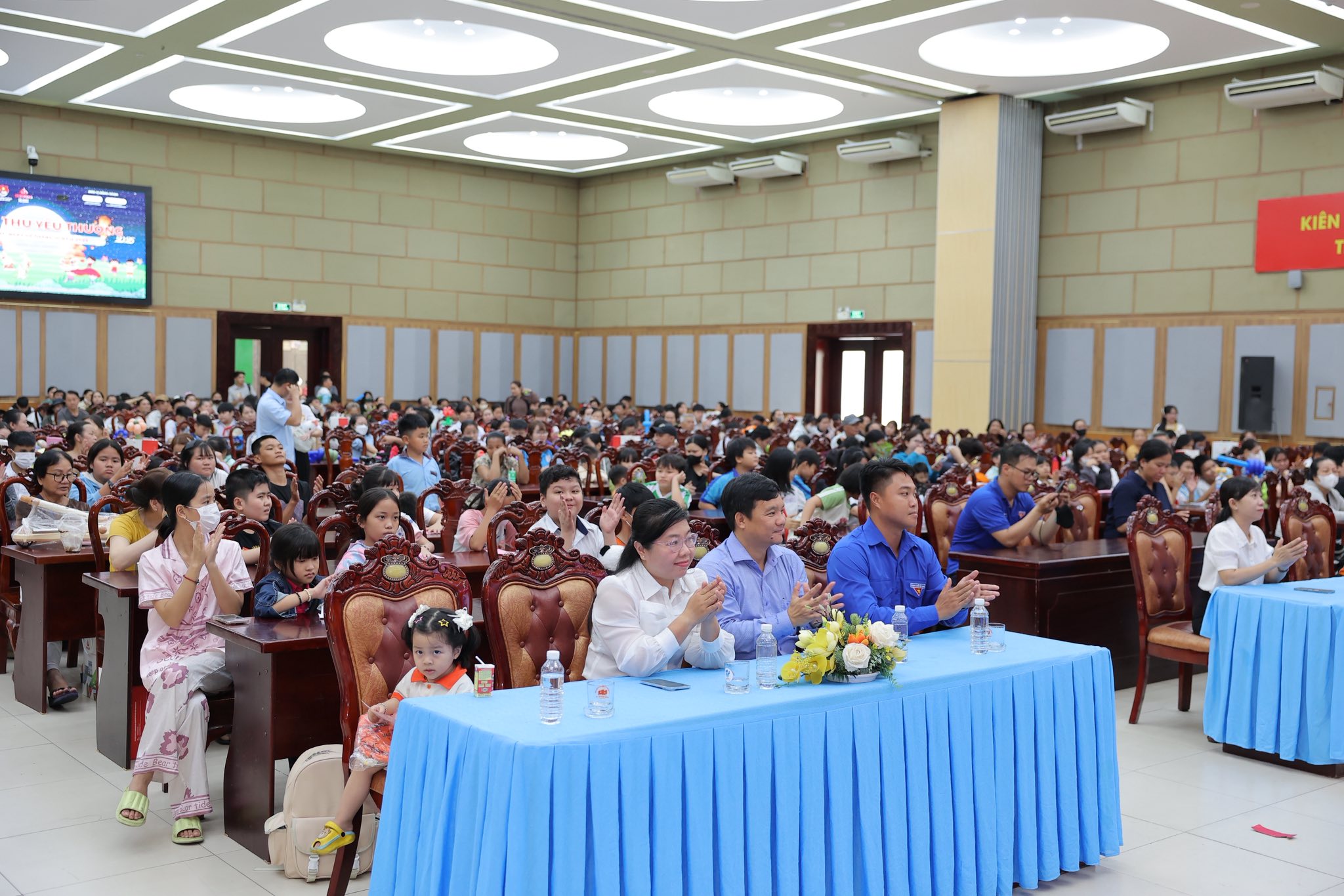 “Chúng ta là một trong những doanh nghiệp thì cần phải có sự đồng hành chia sẻ cùng với xã hội “ Chủ tịch Nguyễn Hồng Thạch (Công Ty cổ phần Thạch Anh ITT)