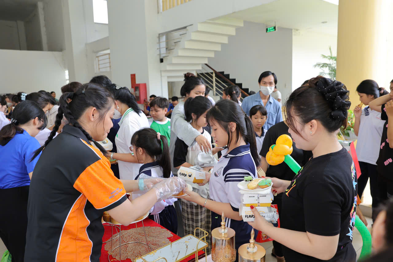 Chương trình "Trung thu Yêu thương" năm 2025 Chương trình "Trung thu Yêu thương" năm 2025