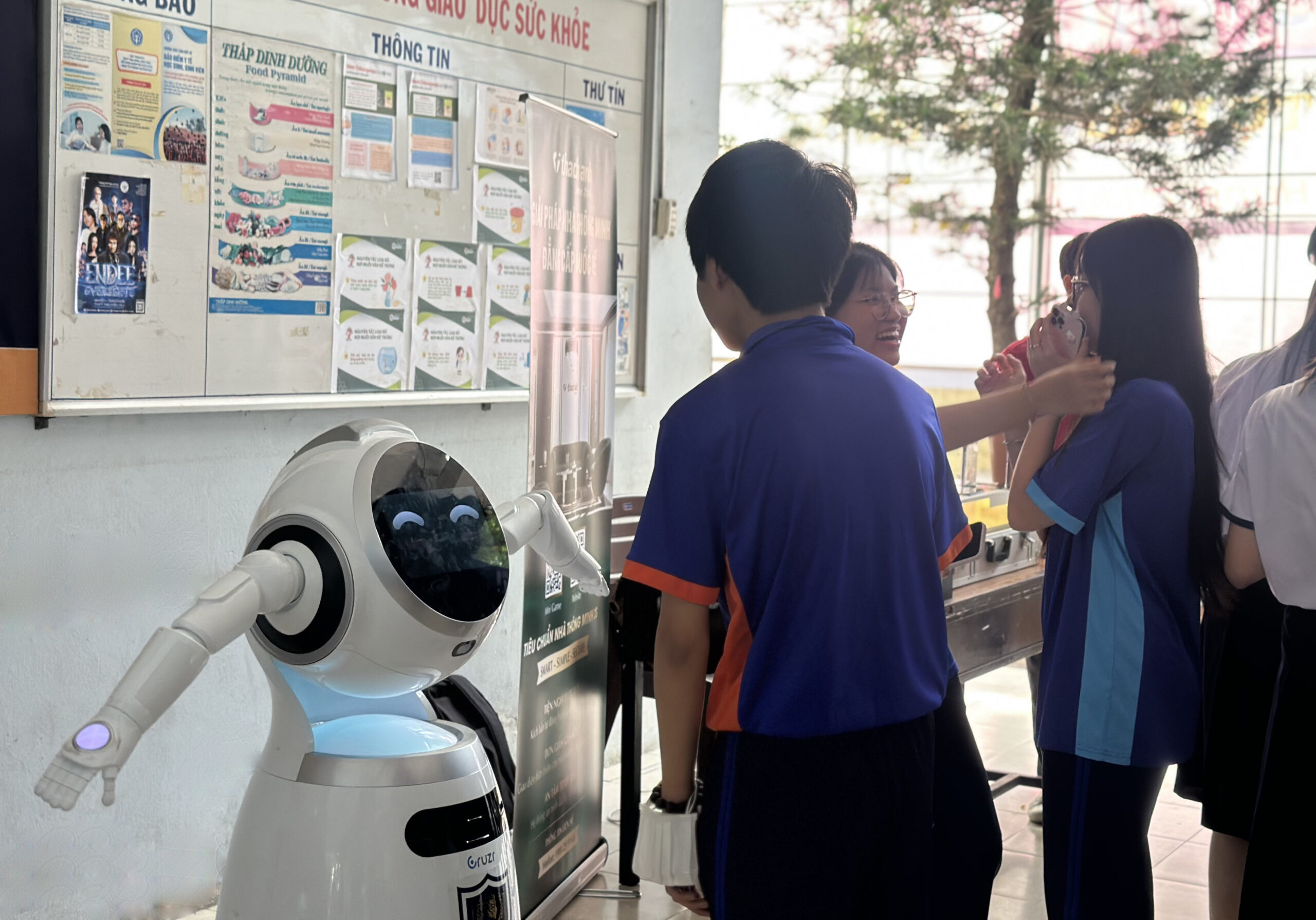 Khơi Dậy Đam Mê IoT & Nhà Thông Minh Trong Thế Hệ Gen Z (Sự kiện tại THPT Nguyễn Du)