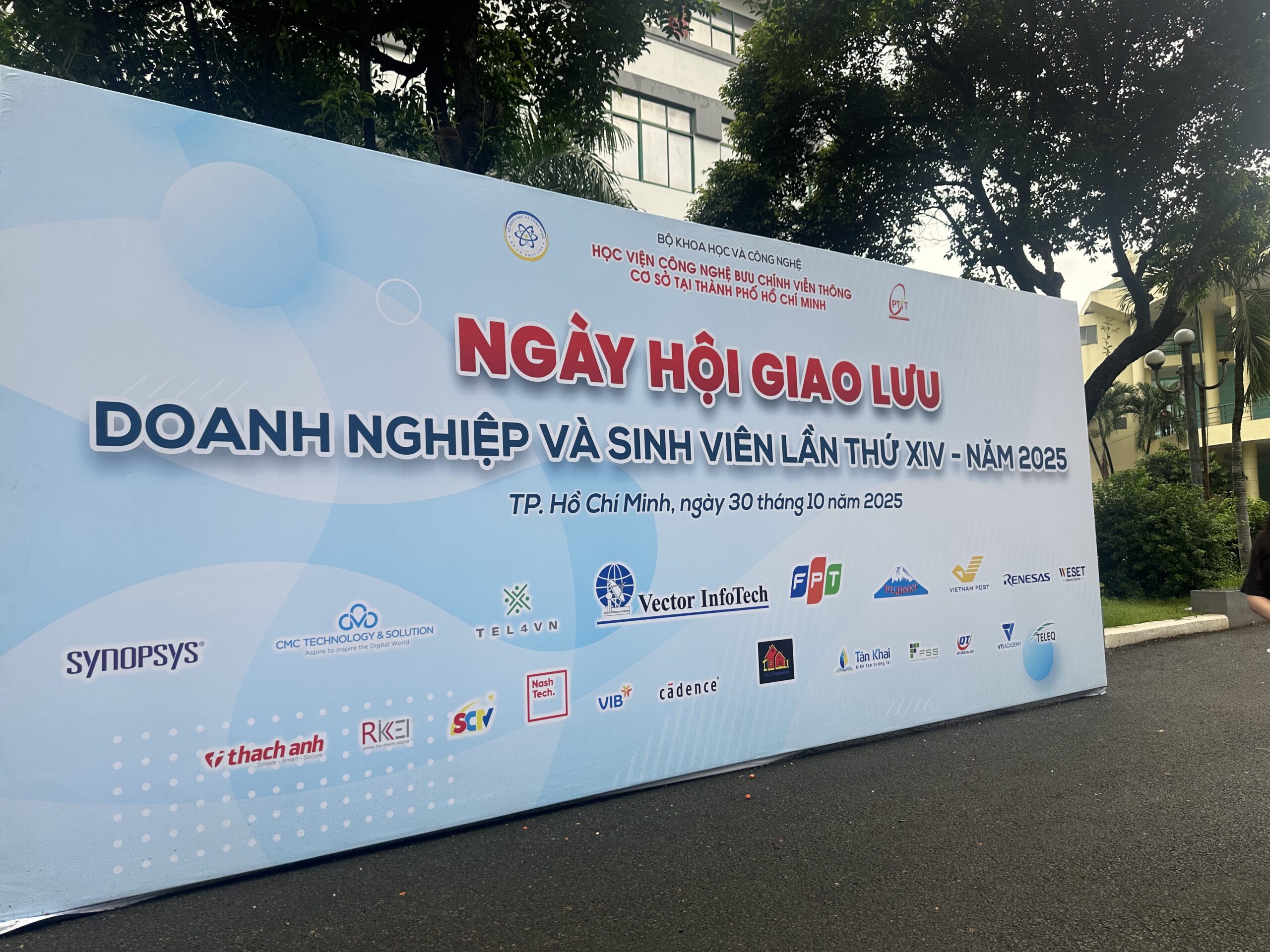 Khơi Dậy Đam Mê IoT & Nhà Thông Minh Trong Thế Hệ Gen Z (Đại Học Bưu Chính Viễn Thông)